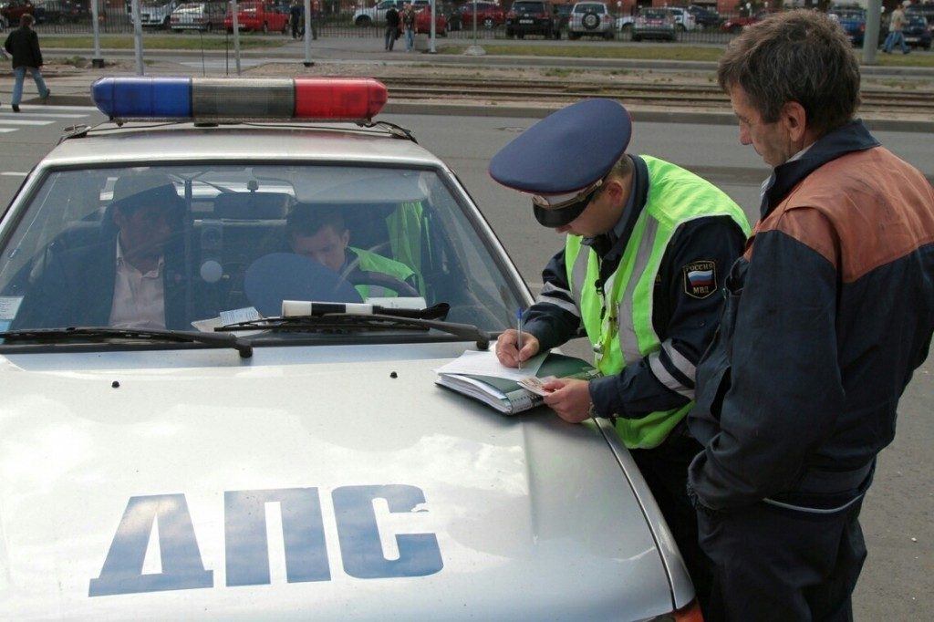 Депутаты Госдумы предлагают освободить автомобилистов от штрафов, если они не появились на портале госуслуг в течение 10 суток